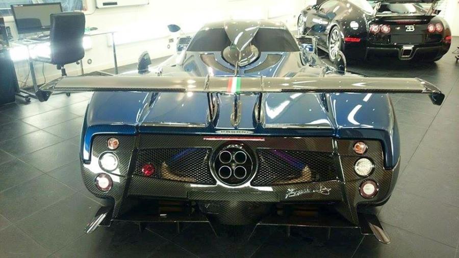  Pagani Zonda 760 Roadster 2015 года  (фото 4 из 5)